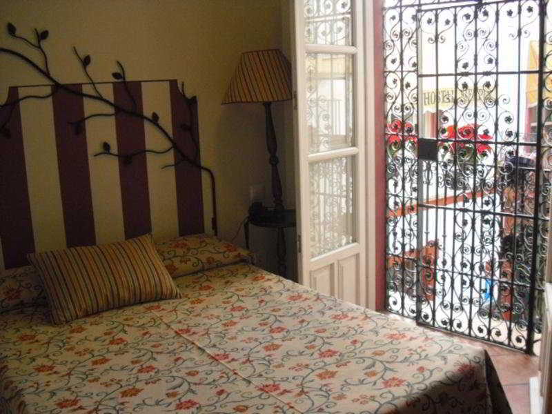 Hostal Callejon Del Agua เซบีญา ภายนอก รูปภาพ