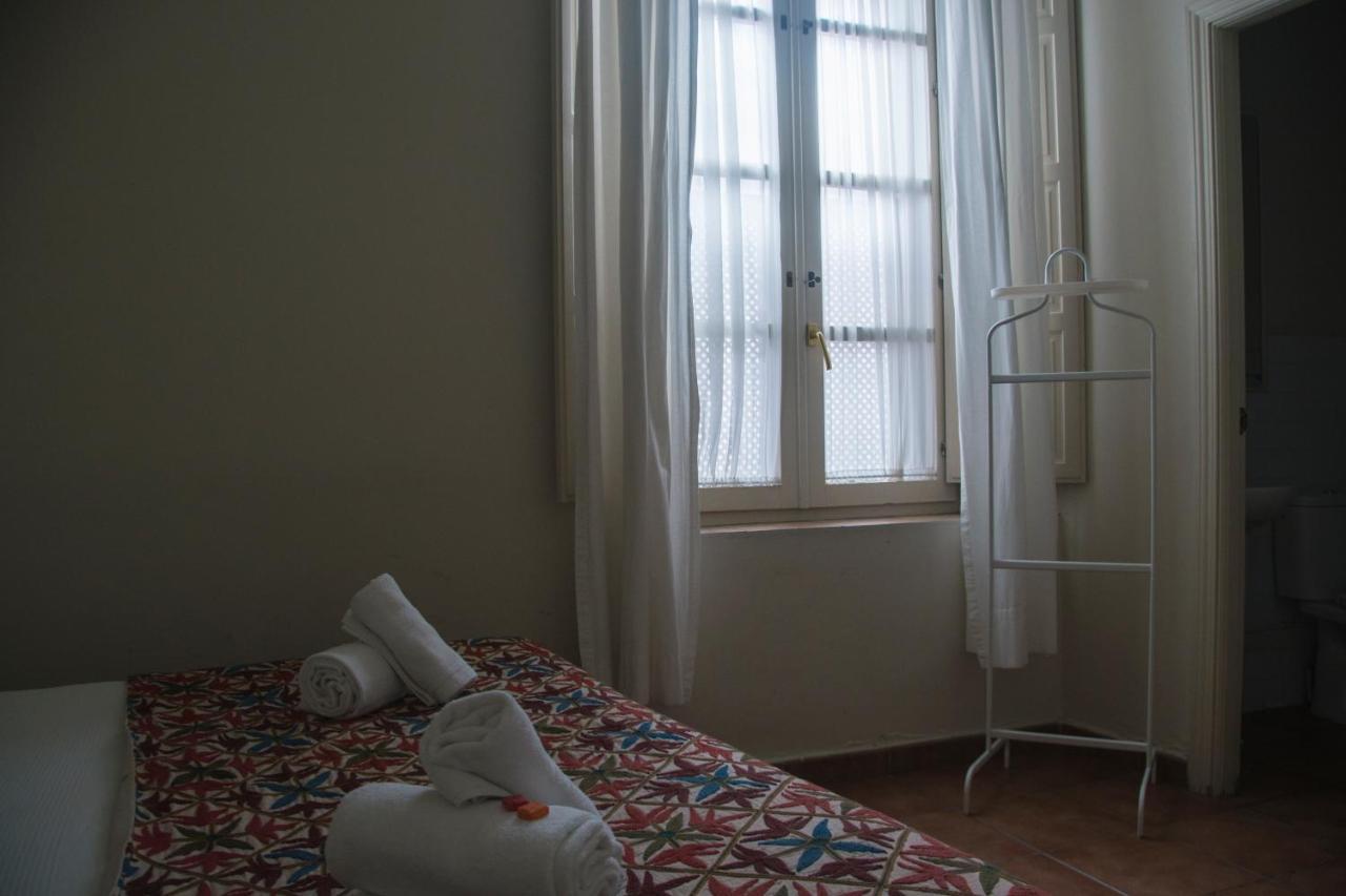Hostal Callejon Del Agua เซบีญา ภายนอก รูปภาพ